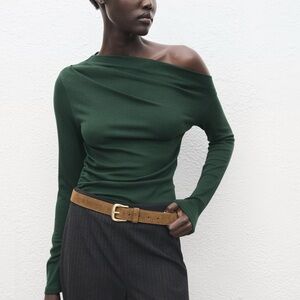 MANGO LONG-SLEEVED T-SHIRT WITH ASYMMETRICAL NECKLINE SIZE S